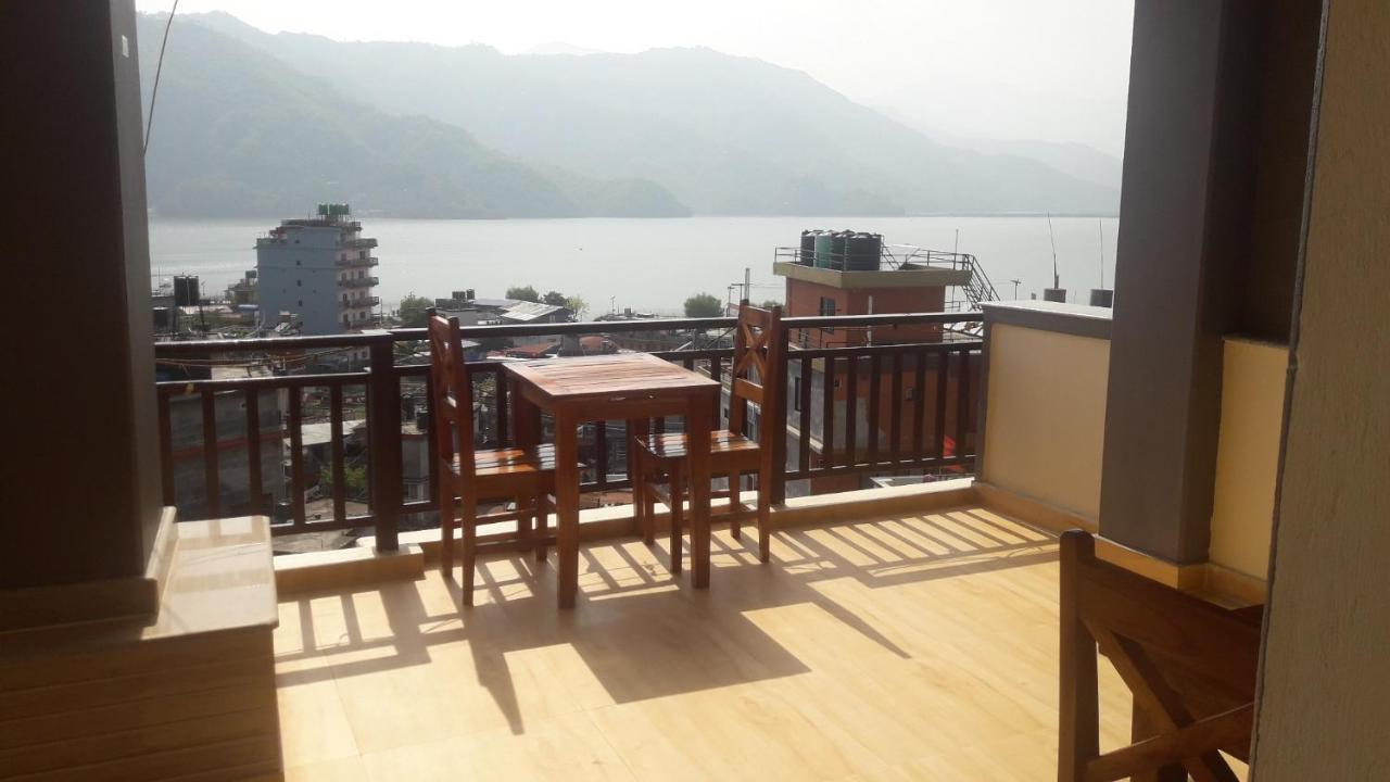 Beli Guest House Pokhara Esterno foto