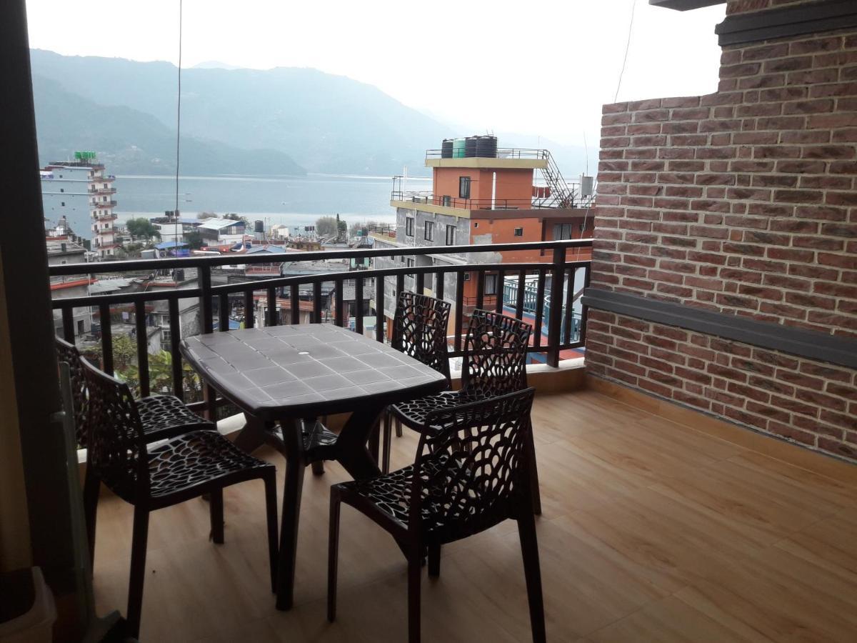 Beli Guest House Pokhara Esterno foto