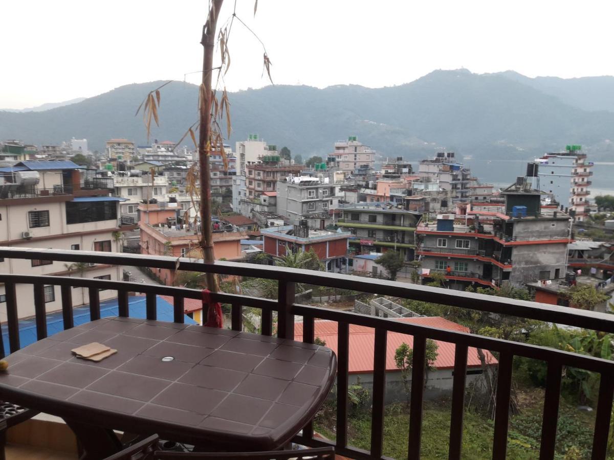 Beli Guest House Pokhara Esterno foto