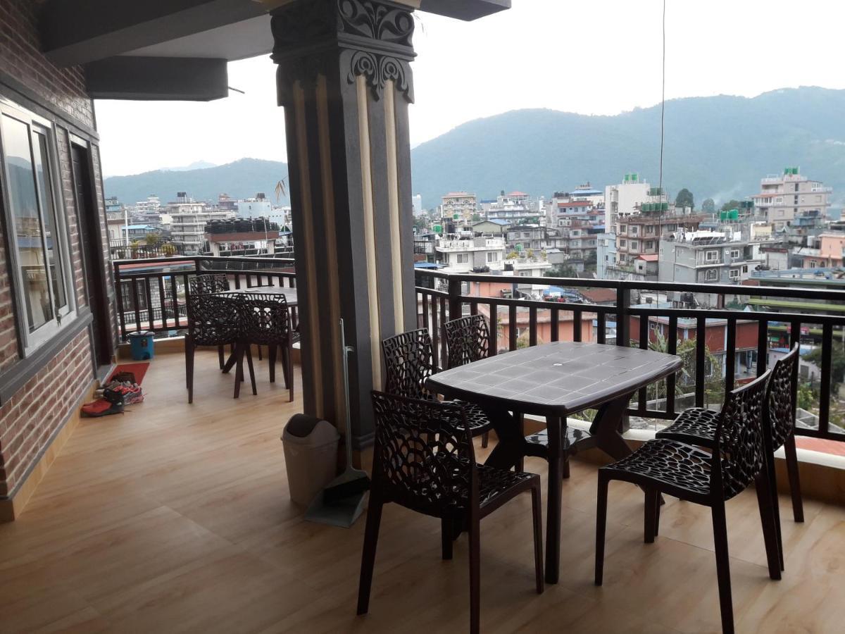 Beli Guest House Pokhara Esterno foto