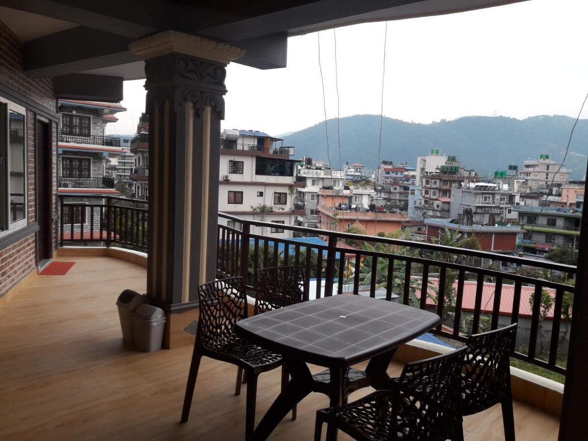 Beli Guest House Pokhara Esterno foto