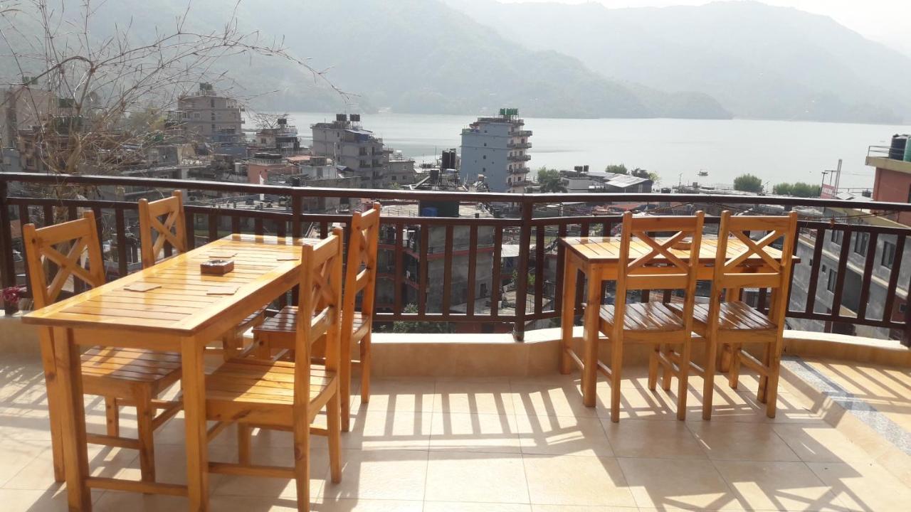 Beli Guest House Pokhara Esterno foto