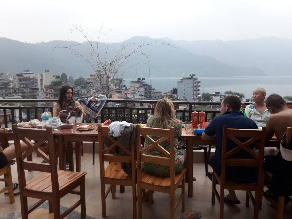 Beli Guest House Pokhara Esterno foto