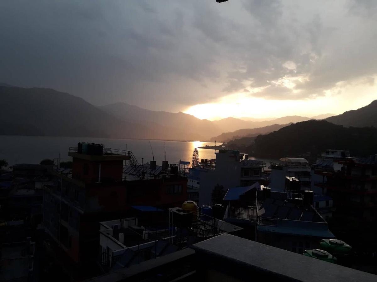 Beli Guest House Pokhara Esterno foto