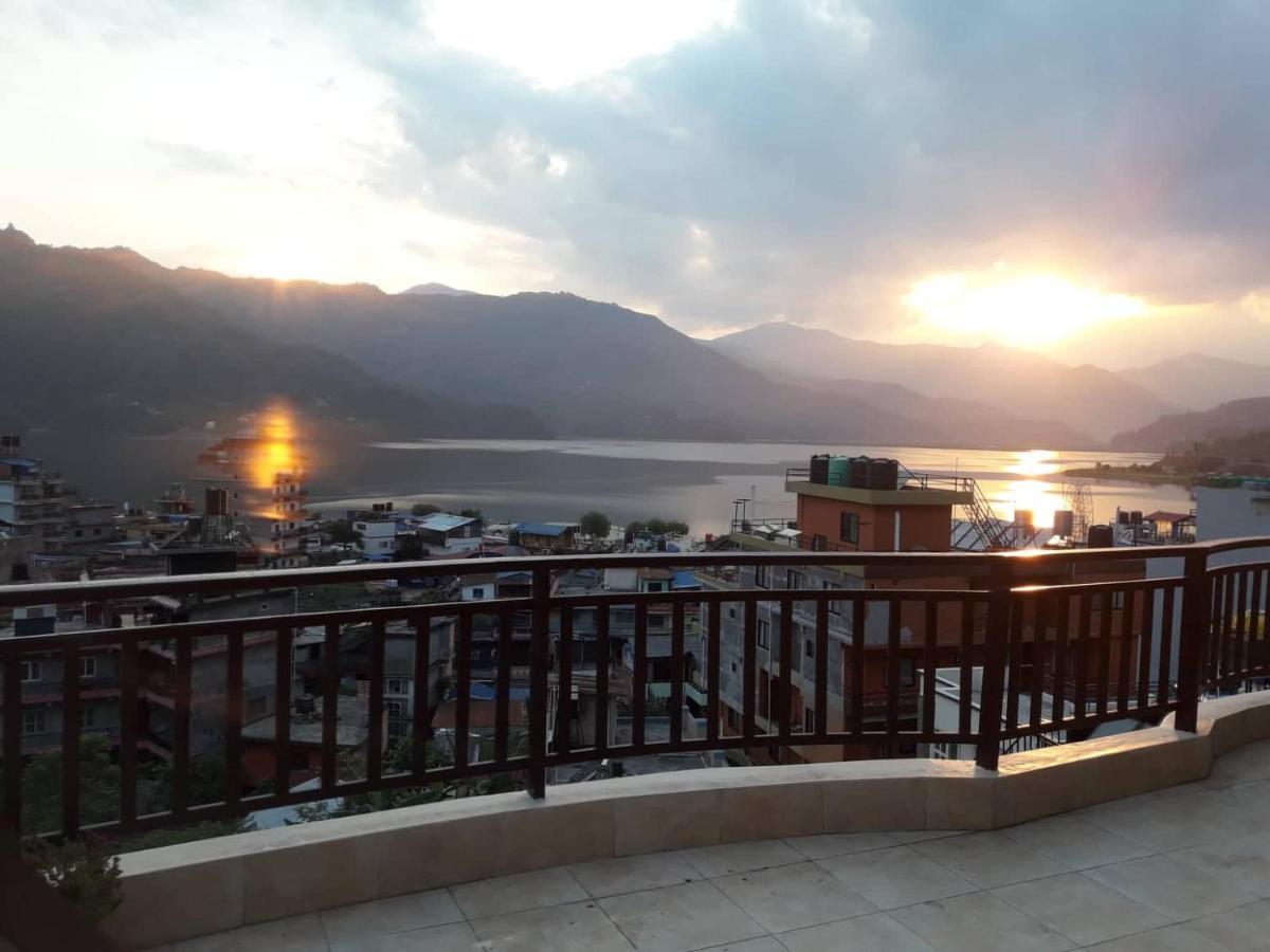 Beli Guest House Pokhara Esterno foto