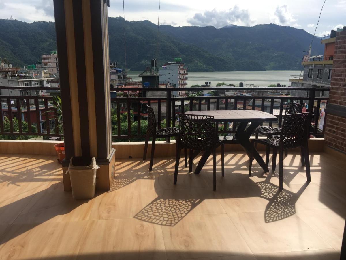 Beli Guest House Pokhara Esterno foto