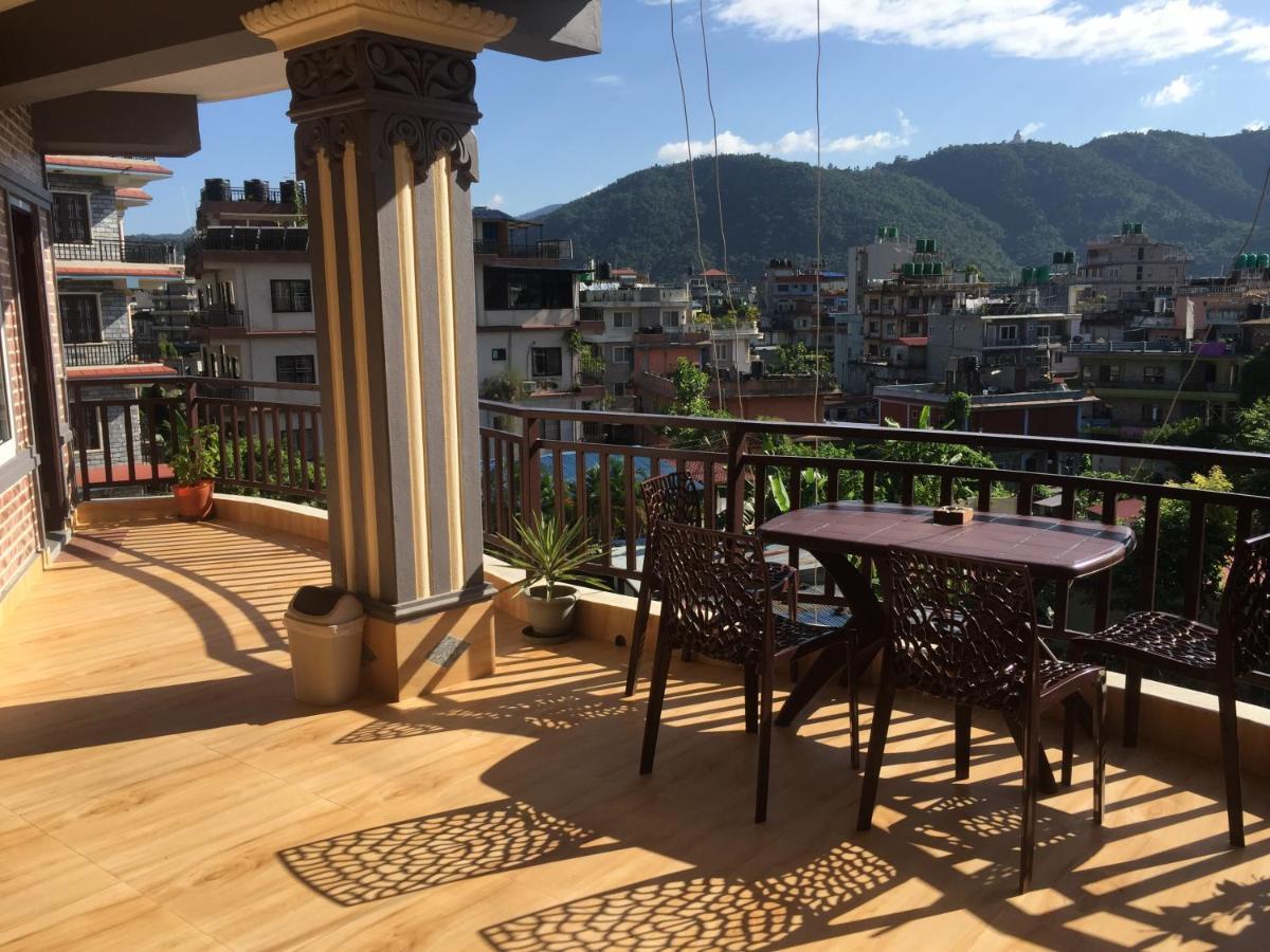 Beli Guest House Pokhara Esterno foto